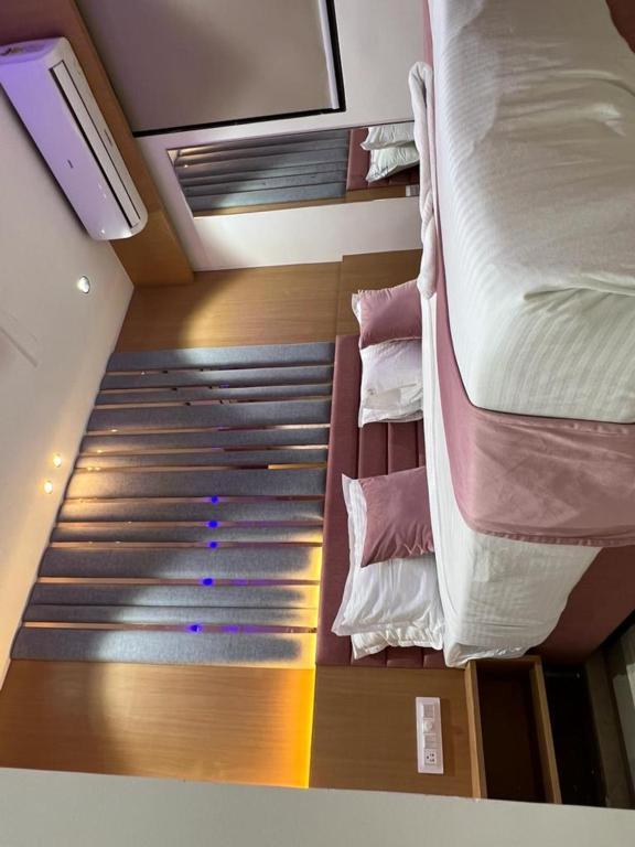 Hotel Cozzy Palace Surat Exterior photo